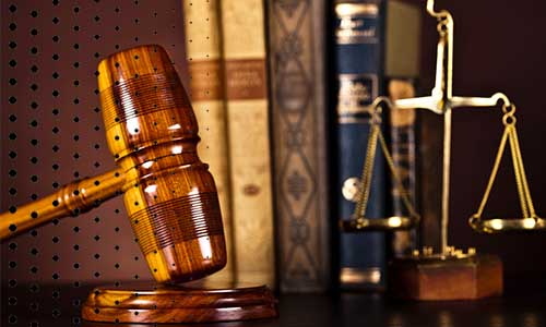 وکیل یا مشاور حقوقی در موارد حقوقی شما آماده است تا به شما در تاریخهای مختلف و مربوط به پرونده‌ها یا مسائل حقوقی کمک کند و شما را در این مسائل هدایت کند.